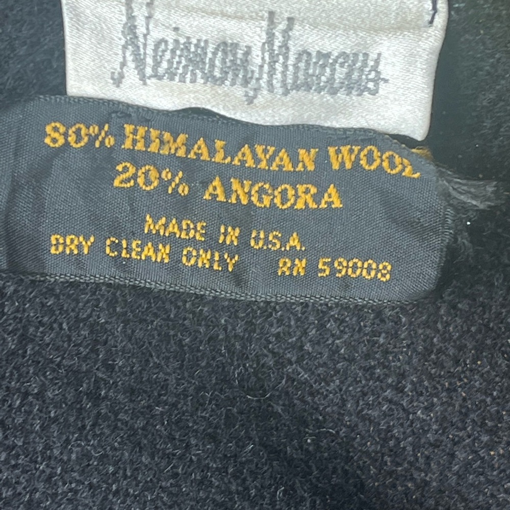 Neiman Marcus Shawl - image 5